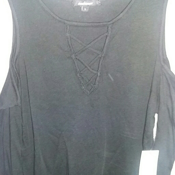 3 shirt bundle - Picture 6 of 8